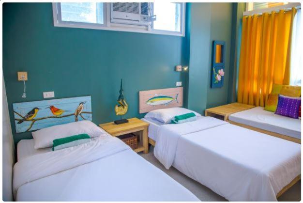 Flotsam And Jetsam Artist Beach Hostel Сан Хуан Екстериор снимка