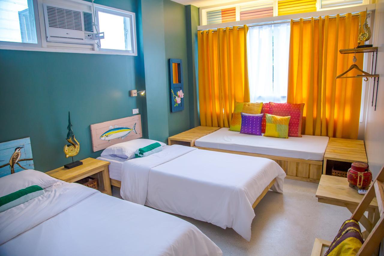 Flotsam And Jetsam Artist Beach Hostel Сан Хуан Екстериор снимка