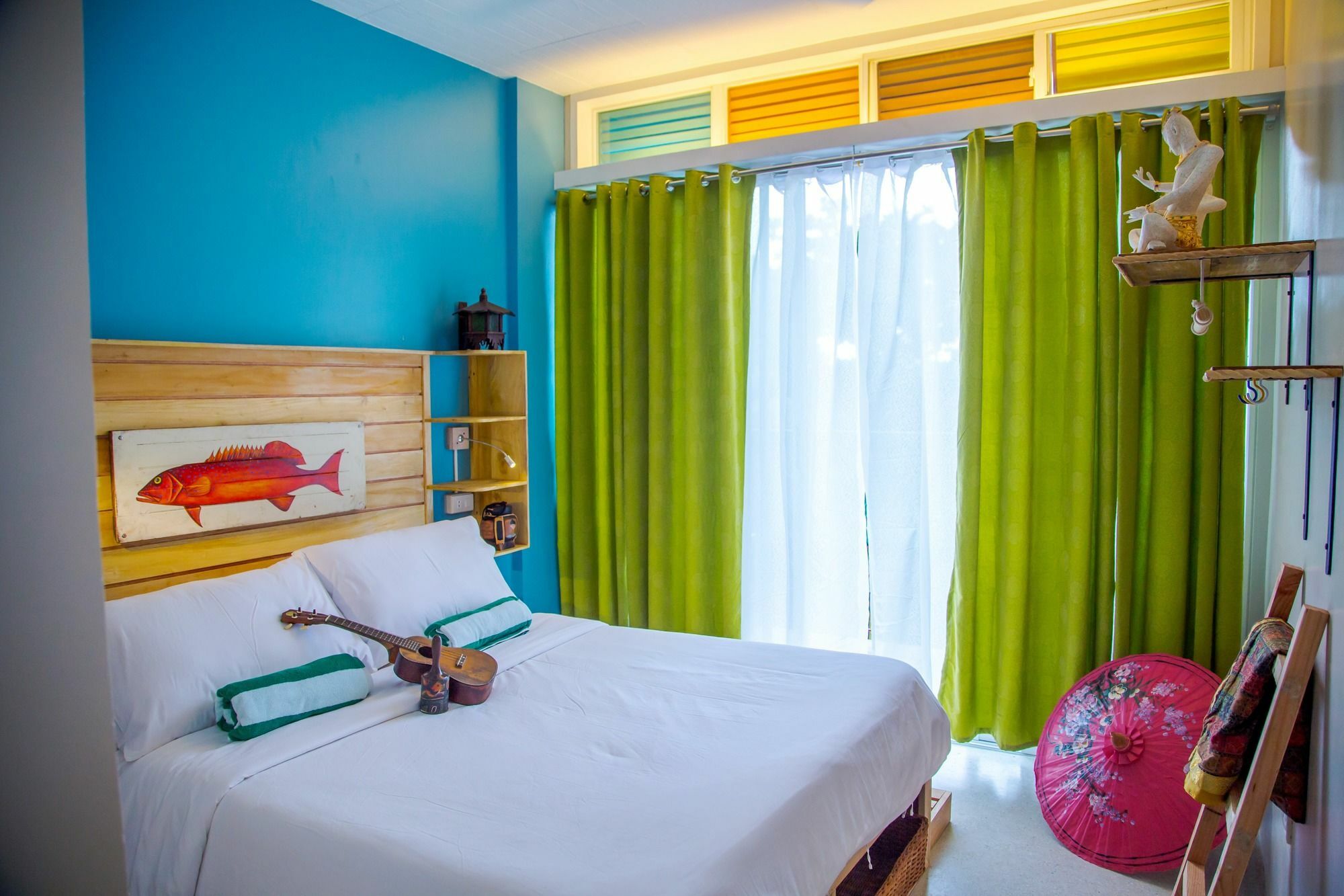Flotsam And Jetsam Artist Beach Hostel Сан Хуан Екстериор снимка