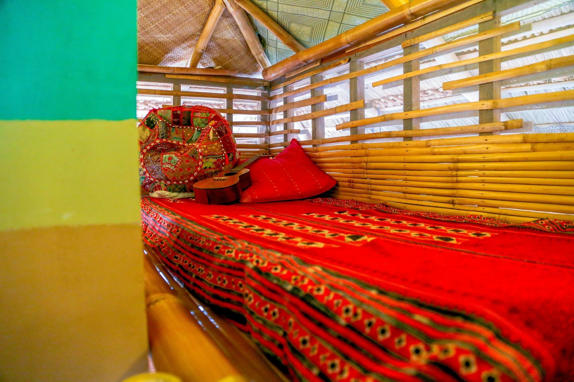 Flotsam And Jetsam Artist Beach Hostel Сан Хуан Екстериор снимка