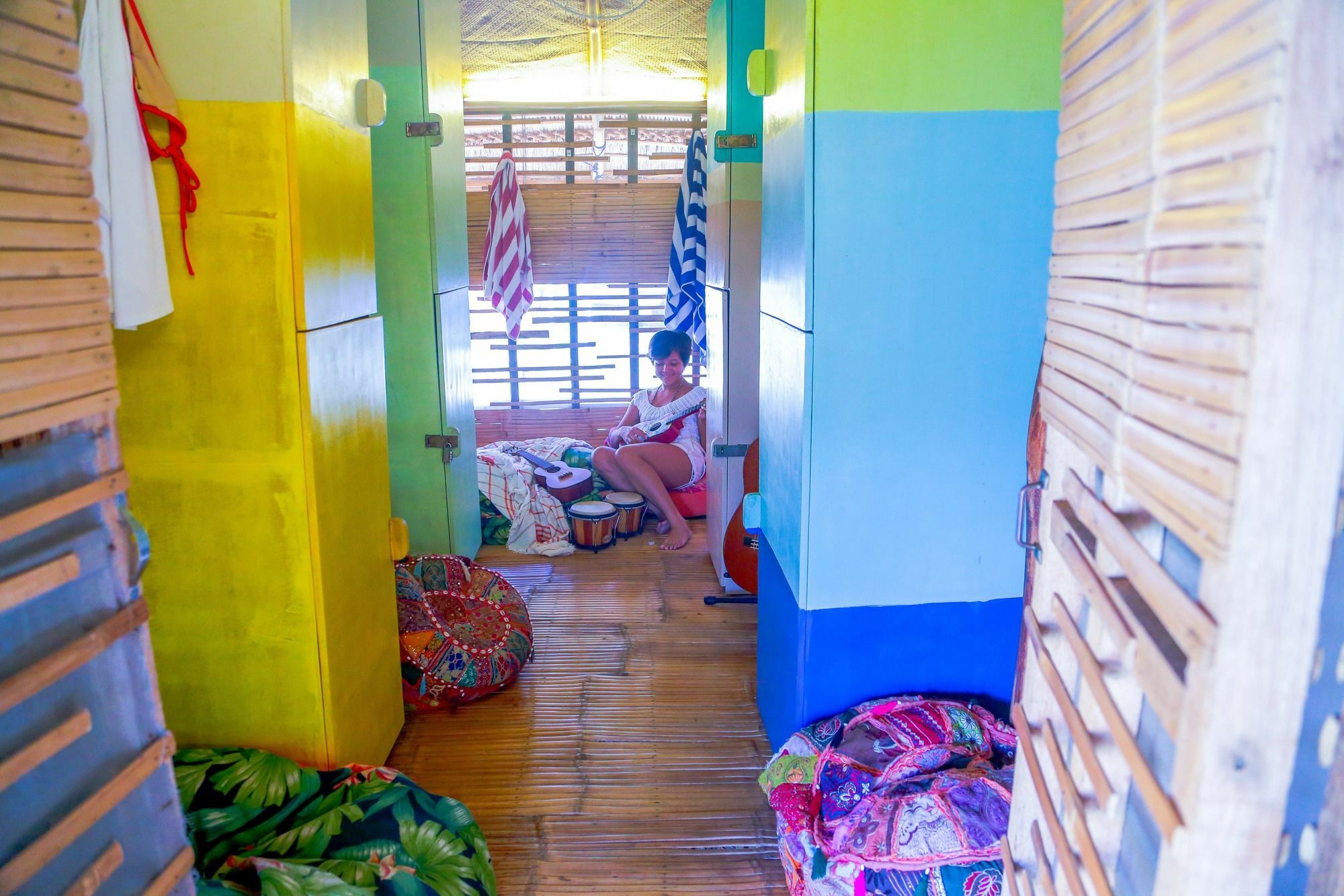 Flotsam And Jetsam Artist Beach Hostel Сан Хуан Екстериор снимка